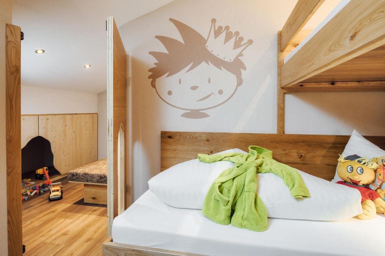 Kinderhotel Laderhof 라디스 외부 사진