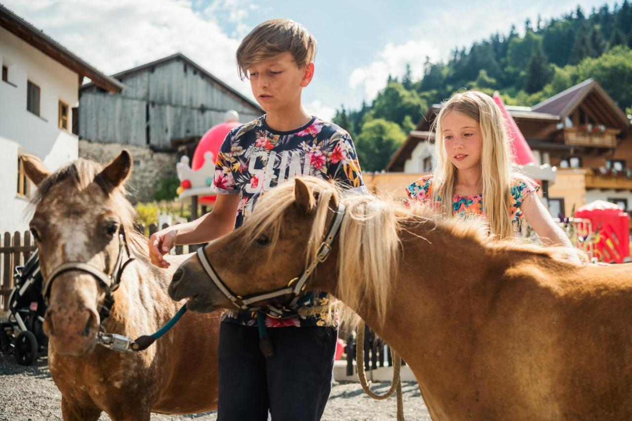 Kinderhotel Laderhof 라디스 외부 사진