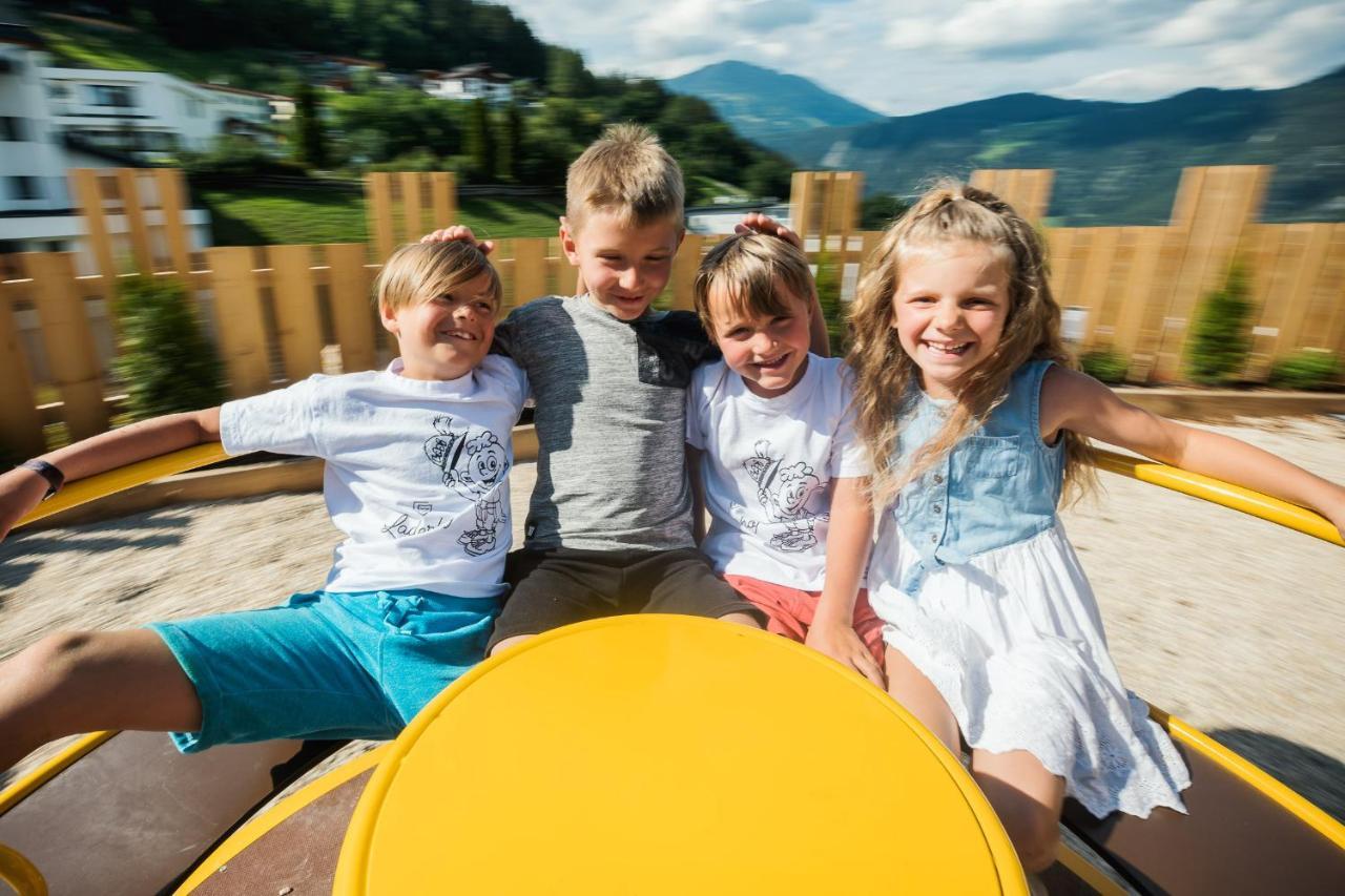 Kinderhotel Laderhof 라디스 외부 사진