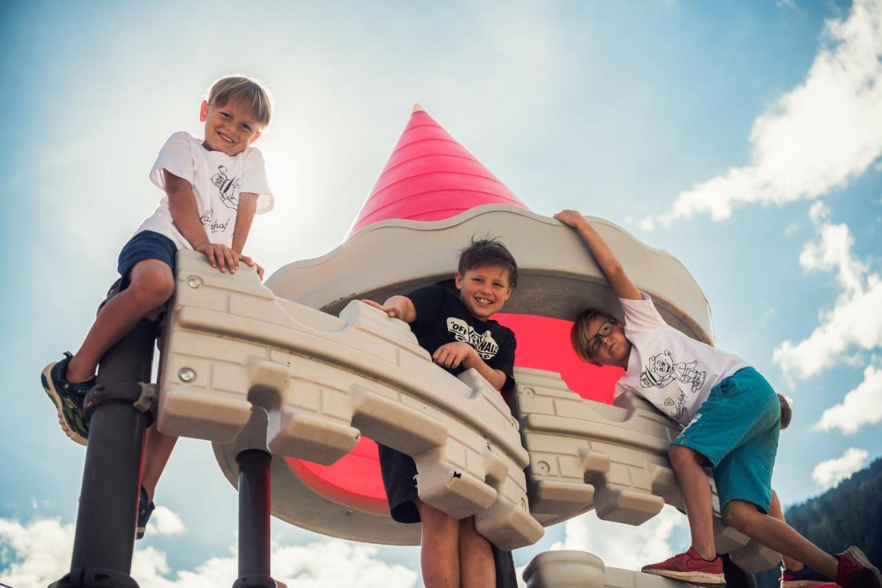 Kinderhotel Laderhof 라디스 외부 사진
