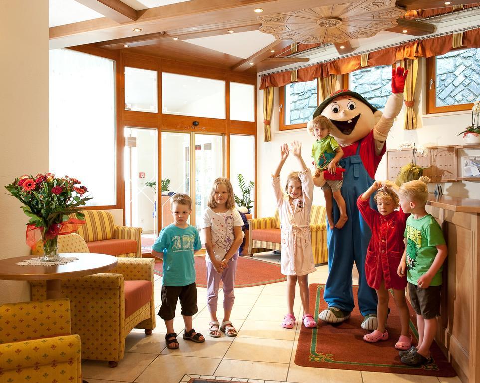 Kinderhotel Laderhof 라디스 외부 사진