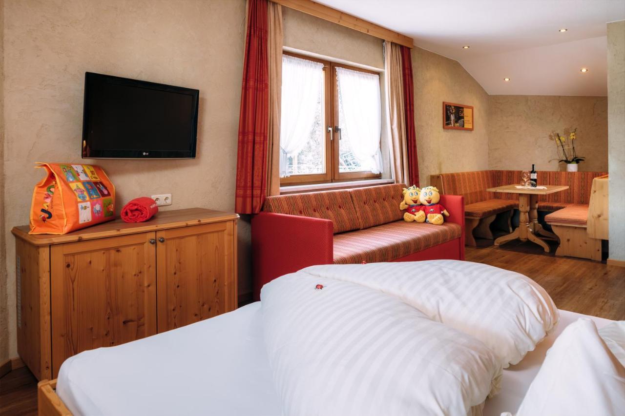 Kinderhotel Laderhof 라디스 외부 사진