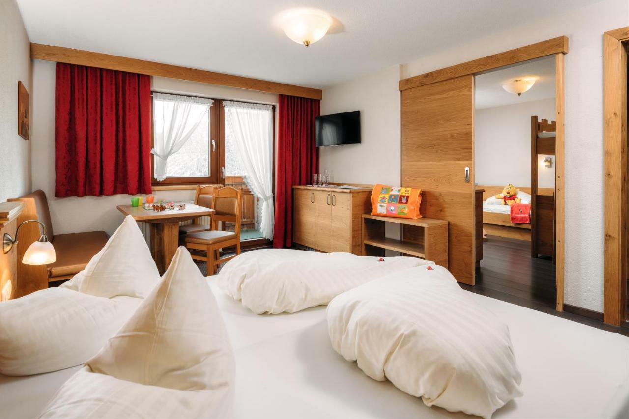 Kinderhotel Laderhof 라디스 외부 사진