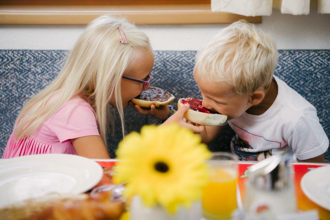 Kinderhotel Laderhof 라디스 외부 사진