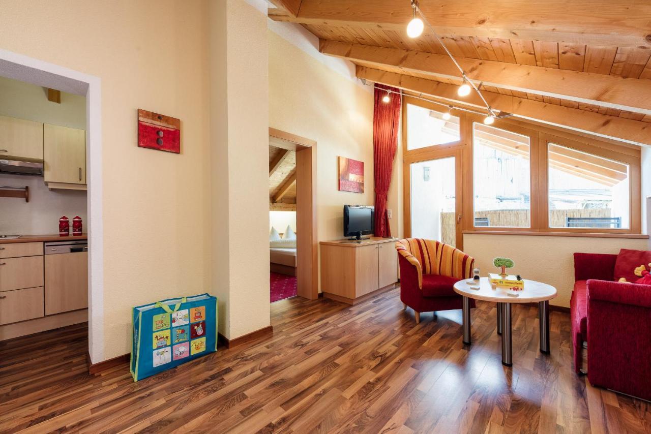 Kinderhotel Laderhof 라디스 외부 사진